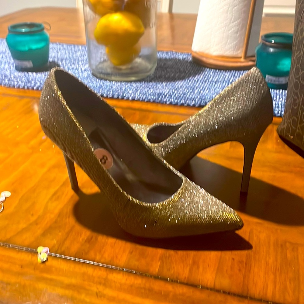 Carlos Santana pump